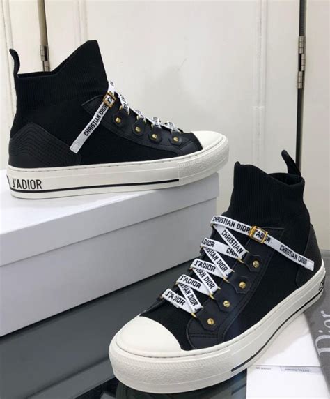 Christian dior high tops. Apr 5, 2019 · The transparent paneling and white-and-black Dior oblique motif give the Dior B23 High Top Logo Oblique a unique appearance. All-important parts of the Dior B23 High Top Logo Oblique — including a back tab, a rounded and reinforced toe, a white and beige rubber sole, a lace-up front, and eyelets — follow suit to the codes of the classic ... 