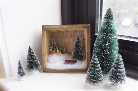 Christmas Shadow Box - A Fun and Festive Decoration