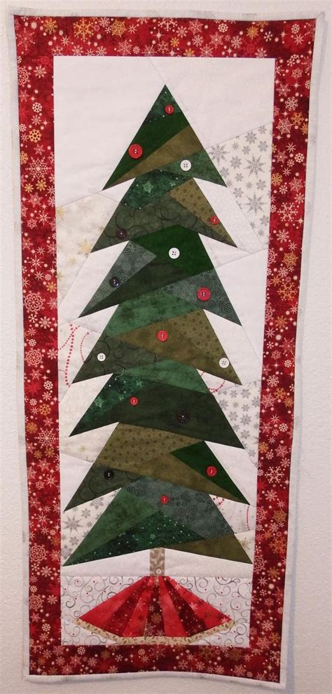 Christmas Tree wall hanging. Foundation paper piecing. Pattern by Cindi