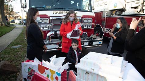 Christmas comes early for family of NYPD detective who died