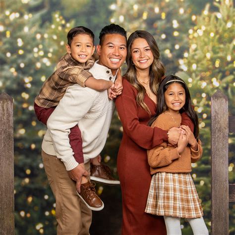 Christmas family portrait maker.  Make your holidays magical instantly.  Start...