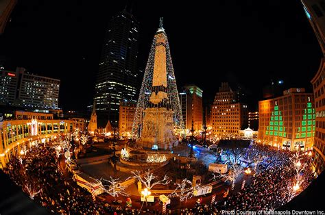 Christmas indiana. Best Times to Visit. Photo: David Williams. Welcome to Santa Claus, Indiana: a real-life town that celebrates Christmas all year long. This town is jolly 365 … 