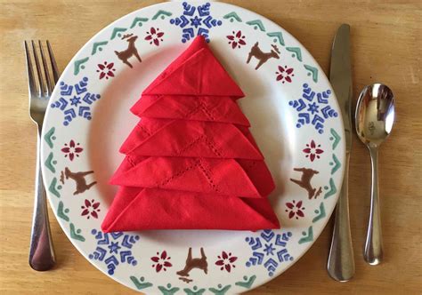 Christmas tree napkin fold. 