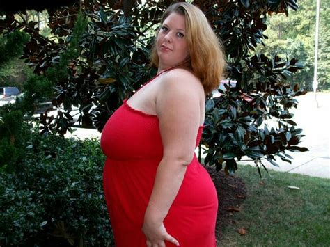 Chubby busty mom. Heather Johnson — who stands at 5'9" with a 39-inch waist and each thigh measuring 34 inches — has decided to embrace her physical appearance and has started to model for curvy, all-inclusive ... 