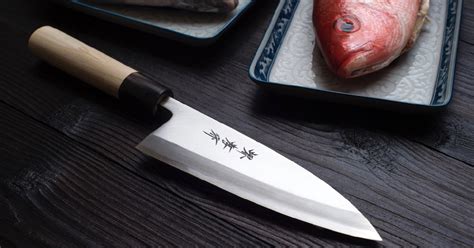 Chubo knives. This makes them an ideal choice for creating uniform slices of raw fish, roast meats and other proteins. Sujihiki knives tend to have a thinner blade and more narrow profile compared to western-style slicing knives. These Japanese kitchen knives are often made from harder steel and feature a double bevel, which can hold an edge longer. 