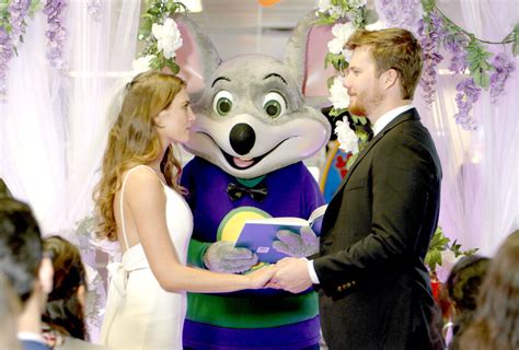 Chuck E Cheese Weddings