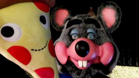 As BuzzFeed News reports, there are actually more than 600 Chuck E. Cheese locations throughout the world, and less than 50 still use the aging "Studio C" animatronics setup that runs off floppy .... 