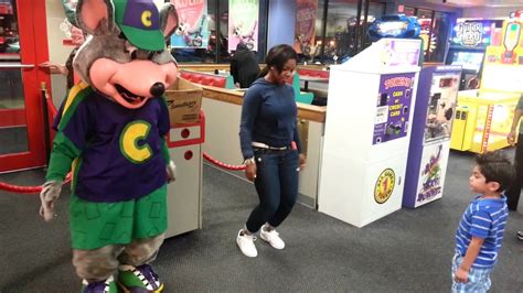 Chuck e cheese uniform. The hiring process at Chuck E. Cheese takes an average of 12.32 days when considering 357 user submitted interviews across all job titles. Candidates applying for Pizza Maker had the quickest hiring process (on average 1 day), whereas Safety roles had the slowest hiring process (on average 120 days). 