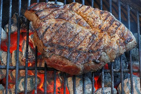Chuck eye steaks. The best way to cook chuck steak is to slow cook the meat so that it becomes tender. Marinating the meat ahead of time also helps to tenderize the cut. One method of cooking chuck ... 