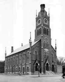 Churches and Ecclesiastical Enclosures / Shéipéil agus Ráthanna