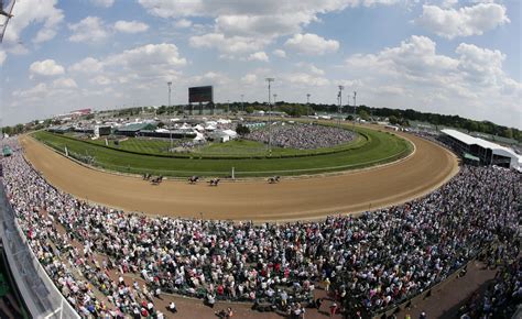 Churchill Downs to resume racing at fall meet with no changes after horse deaths