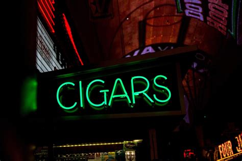 Cigar Bar NYC: The 5 Best In The City Cigar World - General Cigar Com…