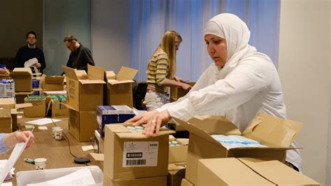 Cigna Employees Volunteer to Support Ukrainian Refugees …