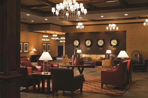 Cincinnati Airport Hotels - DoubleTree Cincinnati Airport - Hilton