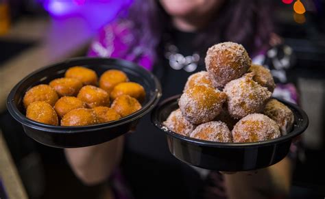 Cinnabon delights. Things To Know About Cinnabon delights. 