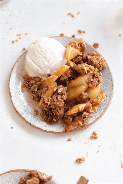 Cinnamon Apple Crisp - the BEST Fall dessert for apples - Broma …