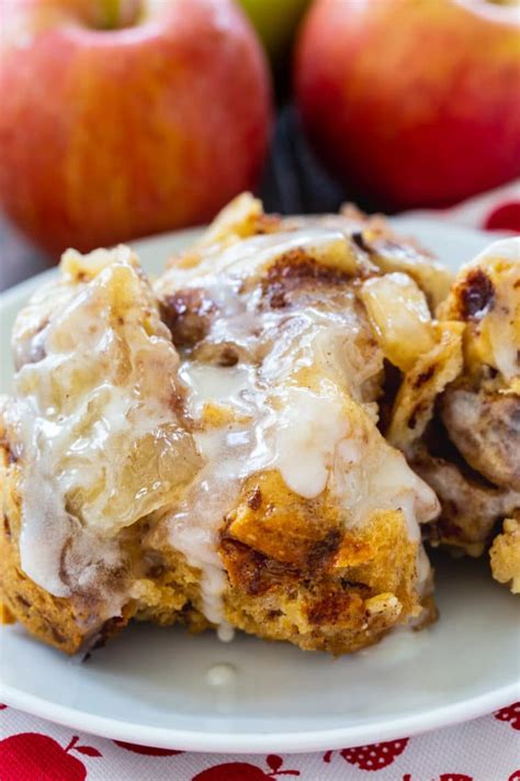 Cinnamon Roll Apple Bake in the Crockpot - YouTube