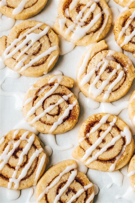 Cinnamon Roll Cookies - Pretty. Simple. Sweet.