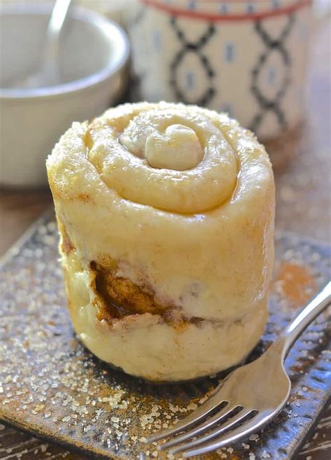 Cinnamon roll in a mug. Sep 14, 2015 · Mix all cinnamon roll ingredients in mug, adding the baking powder last. Microwave on high for 2 minutes. In the meantime mix all the icing ingredients in a small bowl. Drizzle icing over hot cinnamon roll. Have at it! Nutrition facts One serving yields 452 calories, 30 grams of fat, 39 grams of carbs, and 9 grams protein. 