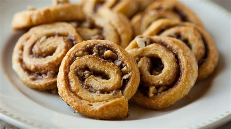 Cinnamon-Pecan Pinwheels Recipe