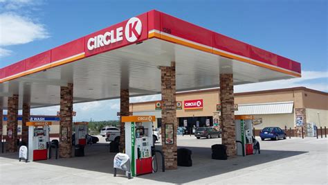 Circle K is a convenience store chain with over 3,300 stores in the United States. It's customers can take advantage of several rewards and loyalty programs offered by Circle K. Circle K Easy Pay allows you to save 6¢ per gallon at Circle K gas pumps as well as earn 10 points per gallon and 20 points per dollar spent on eligible products at Circle K stores to be redeemed for Circle K Cash.. 