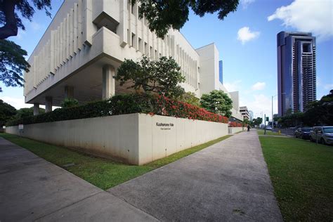 Circuit court honolulu.  The article explains the fundamental component...
