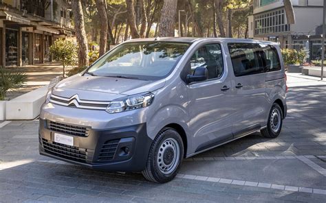 Citroen jumpy minivan.  Vaihtoehtoja l&ouml;ytyy jokaiseen tarpeeseen. 275km NAP gelopen...