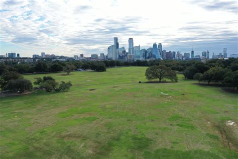 City Council postpones implementation of rules directed by new state law that will likely lead to fewer parks