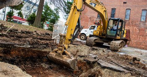 City fills sinkhole at senior living complex blocked by parade