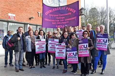 City of Liverpool College strike over pay rise - Radio City