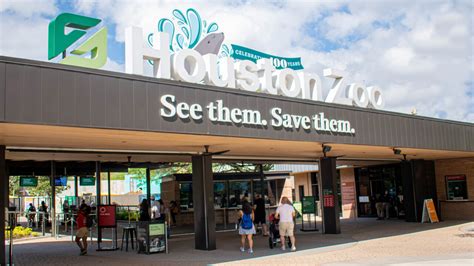 City of houston zoo. The Houston Zoo has been a staple in the city for 101 years now. Nestled snugly within the confines of Hermann Park’s vast 445 acres, the zoo is home to more than 6,000 permanent wildlife... 