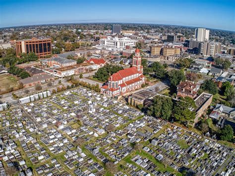 City of lafayette la. The city of Lafayette, LA is located in the center of Lafayette Parish at the intersection of I-10 and I-49 between New Orleans and Houston and only 35 miles north of the Gulf of Mexico. Learn More Lafayette by Plane 