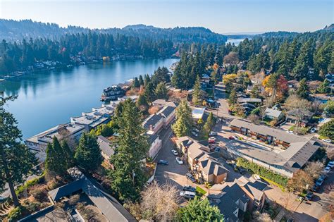 City of lake oswego. Discover the tranquility and sophistication of Lake Oswego, a Portland suburb with beautiful homes, local restaurants and shops. Explore the Willamette River shoreline, the historic Lake Theater, the Oswego Hills … 