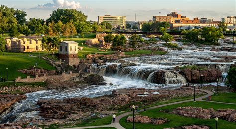 City of sioux falls. Welcome, we’re glad you’re here. And you’re not alone: Our population has grown more than 50 percent since 2000. To help you get settled, we’ve compiled some resources for new residents. Explore Resident Services to learn more about City services like Utilities & Billing, Sioux Area Metro (SAM), Parking & Street Services, Landfill ... 