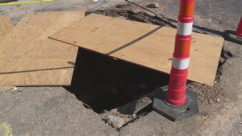 City promises to fix sinkhole after dissatisfied residents call FOX 2