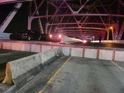 Claiborne bridge malfunctions again, drops two vehicles …