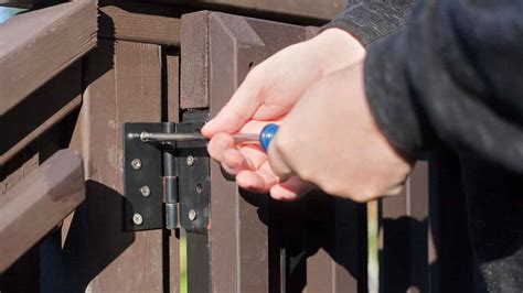 Clamp on gate hinge. Installation clamp for installing hardware-mounted safety gate on your ...