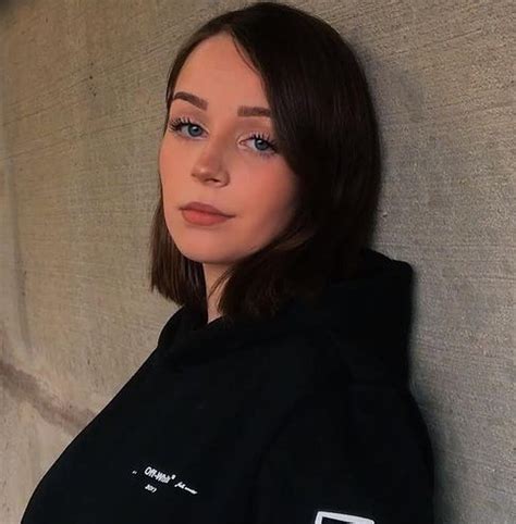 Clara00ellis. A post shared by Clara Ellis (@clara00ellis) She hails from England. Her age is around 18 years old as of 2022 . Her Zodiac sign is Capricorn. She is British by Nationality. She was born on January 2, 2004. Nothing much is known about her education and qualifications. Her Instagram account is full of Amazing pictures. 