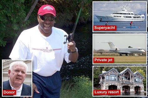 Clarence Thomas officially discloses private trips on GOP donor Harlan Crow’s plane