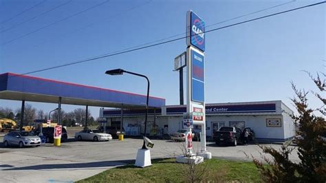Clark gas station near me. Apr 2, 2019 · Clark in Milwaukee, WI. Carries Regular, Midgrade, Premium. Has Propane, C-Store, Pay At Pump, Restrooms, Air Pump, ATM. Check current gas prices and read customer reviews. Rated 3.6 out of 5 stars. 