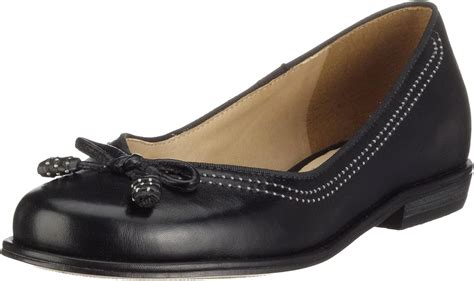 Clarks Flats and flat shoes for Women Online Sale up to 61% off ...