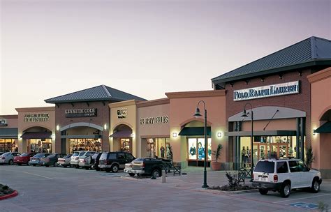 Clarks Outlet - A837 Texas