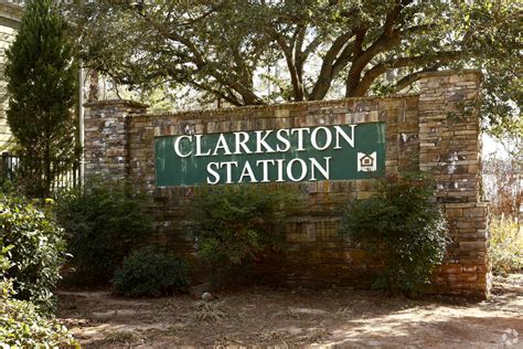 Clarkston, GA apartment rent ranges. About 16% of apartment rents in Clarkston, GA range between $1,501-$2,000. Meanwhile, apartments priced over > $2,000 represent 4% of apartments. Around 65% of Clarkston’s apartments are in the $1,001-$1,500 price range. 15% of apartments are priced between $701-$1,000.. 
