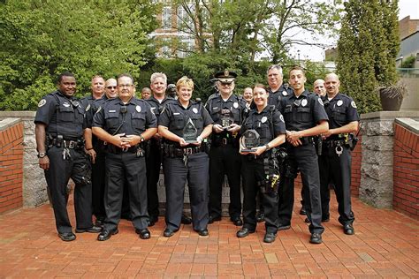 Clarksville police dept tn. Clarksville Now. CLARKSVILLE, Tenn. (CLARKSVILLENOW) - The Clarksville Police Department has reached full deployment of its body-worn camera program (BWC). All 291 sworn law enforcement officers ... 