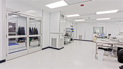 Class 100 Cleanroom - Cleanrooms.net