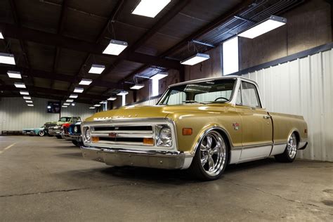 Classic car liquidators. HUGE Inventory! Financing AVAILABLE! Give us a call - (903) 891-0000! Offering a large supply of Classic Cars, Muscle Cars, and Hot Rods for sale. Located in Sherman, TX, we provide quality classic cars for a great price! 