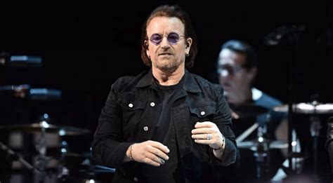 Sep 13, 2022 · It was clearly important for Clay Calloway to be played by a real-life musician and pop music legend, and few living singers encapsulate that as much as U2's Bono. However, U2 isn't necessarily as ...