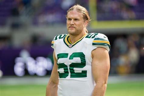 Clay mathews. In 1978, Clay Matthews was drafted with the 12th overall pick in the first round of the NFL Draft by the Cleveland Browns. He would then embark on a 19-year career with the Browns and Atlanta Falcons before retiring in 1996. Around the time his brother was beginning his NFL career, Bruce was deciding which college he wanted to play for. It … 