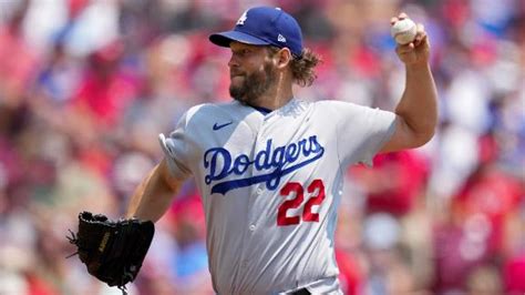 Clayton Kershaw strikes out 9 in Dodgers’ 6-0 win over Reds