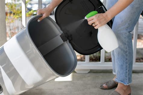 Clean trash cans. It's time to give your trash can a bath. You don't have to fill it with water or anything—just mix 1 Tbsp. bleach into a 24 oz. spray bottle filled with water and give the can a good spritz. Let ... 